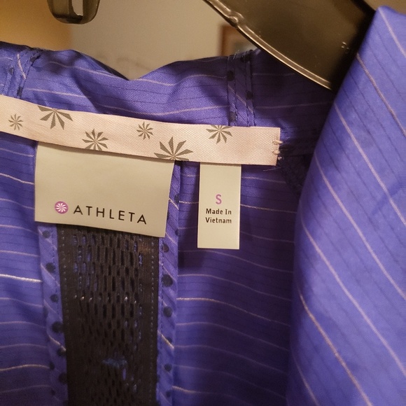 Athleta reflective rain jacket - Picture 5 of 5